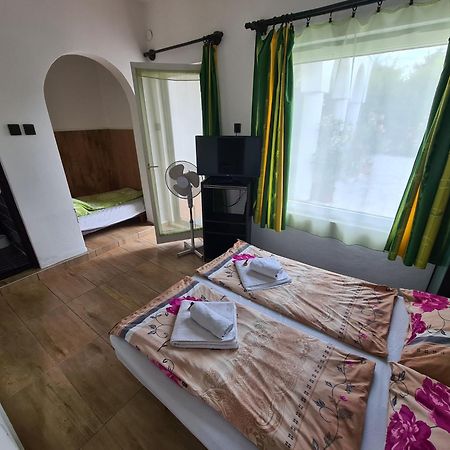 Sipos Vendég és Apartmanház Hotel Balatongyörök Kültér fotó